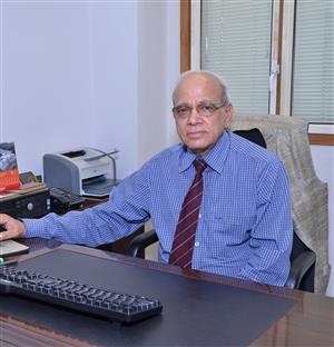 Dr. Ashok K Agarwal, Visiting Faculty at IIHMR Delhi