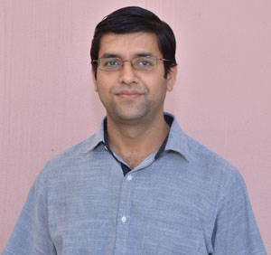 Dr. Vinay Tripathi, Associate Professor at IIHMR Delhi